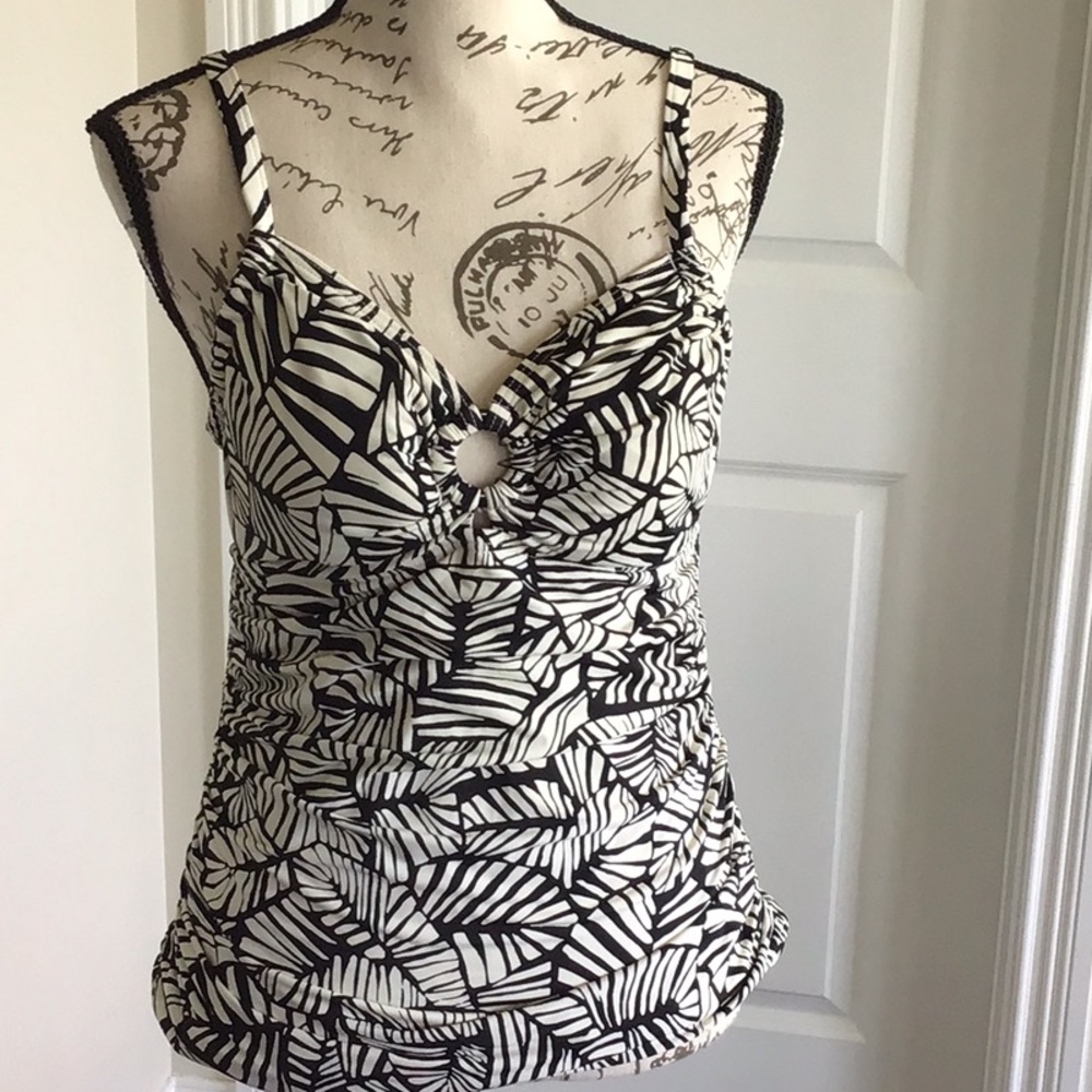 Black and White Tankini swim top keyhole and stirred sides Sz 10